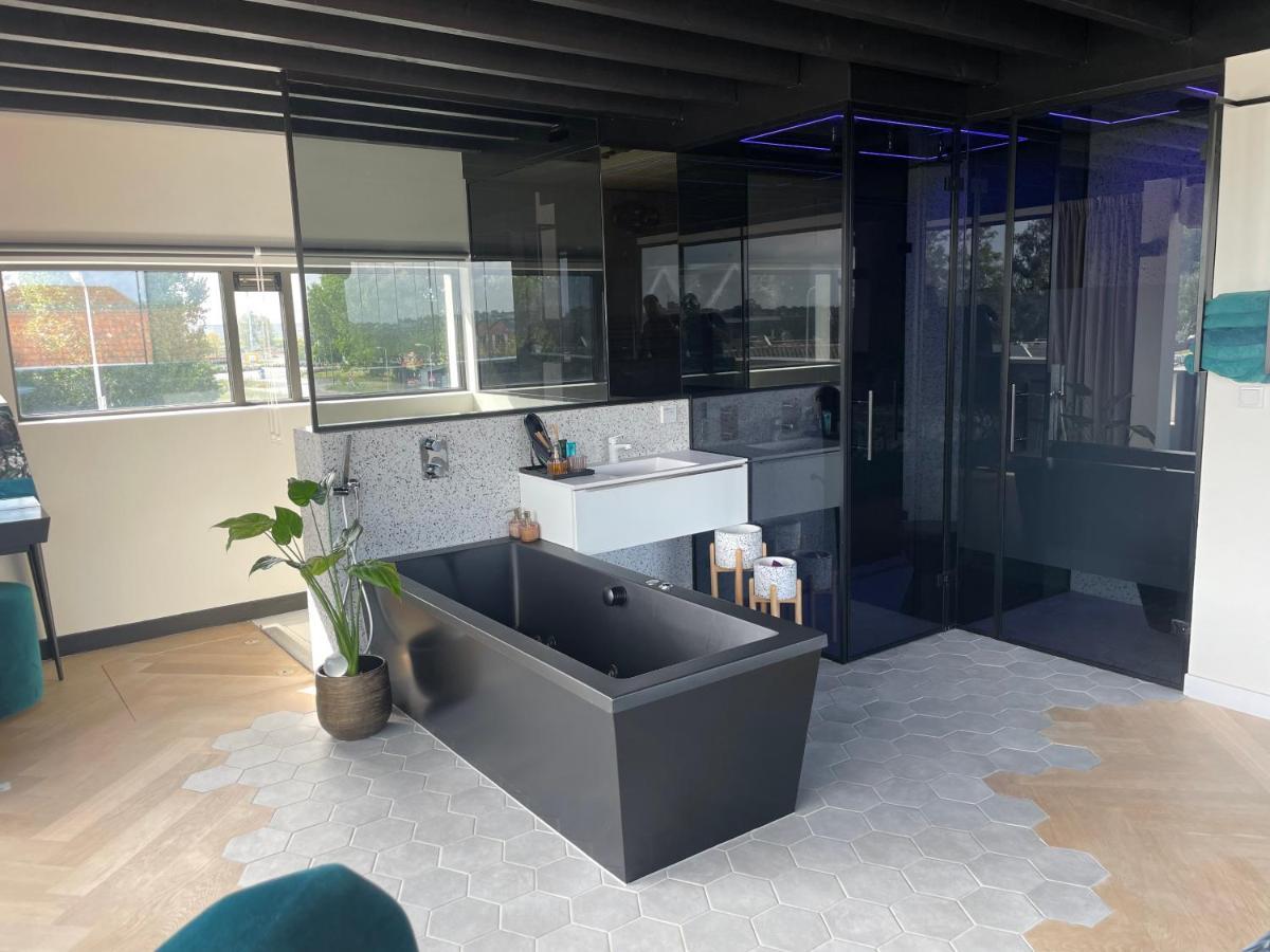 Above And Beyond - Luxe Suite Met Sauna En Stoomdouche Zaandam Luaran gambar