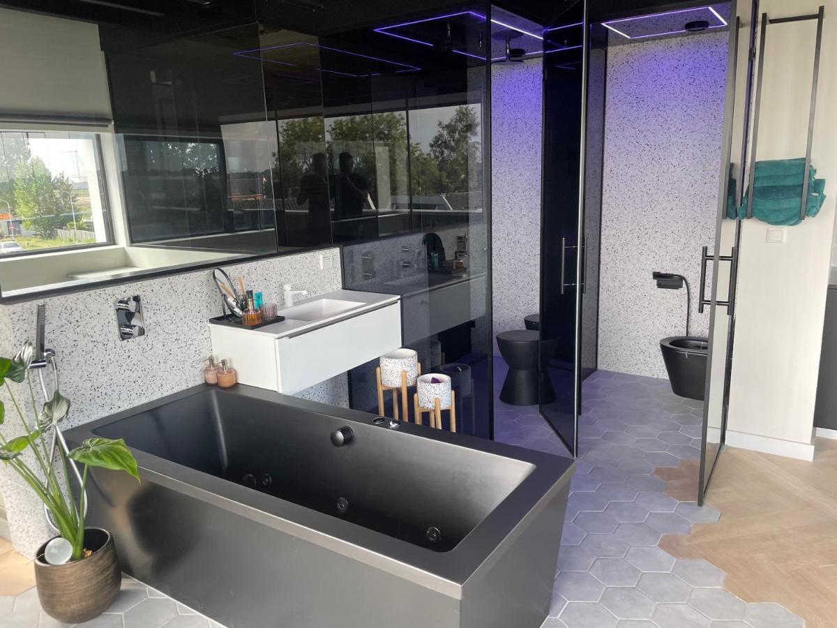 Above And Beyond - Luxe Suite Met Sauna En Stoomdouche Zaandam Luaran gambar
