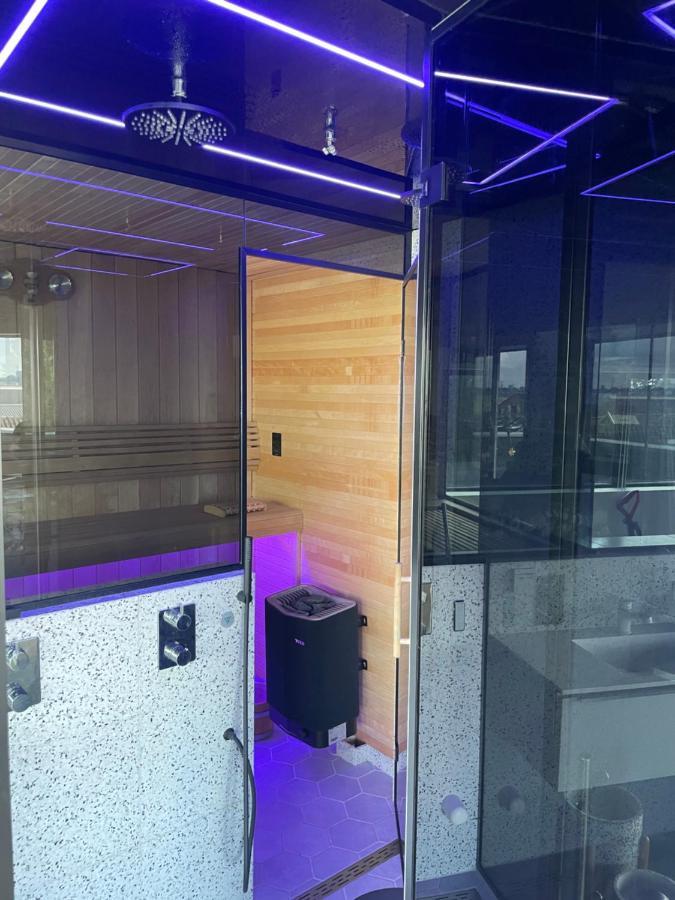 Above And Beyond - Luxe Suite Met Sauna En Stoomdouche Zaandam Luaran gambar